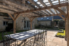 Morton - country house - thumbnail