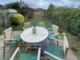 North Acton - 1930s family home shoot location filming location  - thumbnail