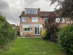 North Acton - 1930s family home shoot location filming location  - thumbnail