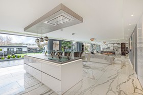 Pietra - thumbnail