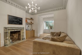 Pip - parquet floor - thumbnail