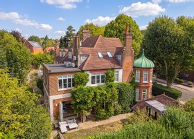 Saltburn - Hampstead location house - thumbnail