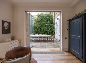 Saltburn - Hampstead location house - thumbnail