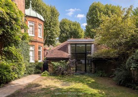 Saltburn - Hampstead location house - thumbnail