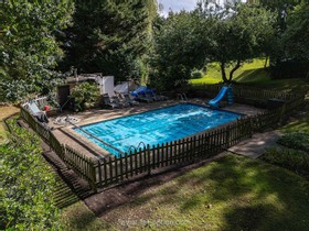 Stanmore Manor - thumbnail